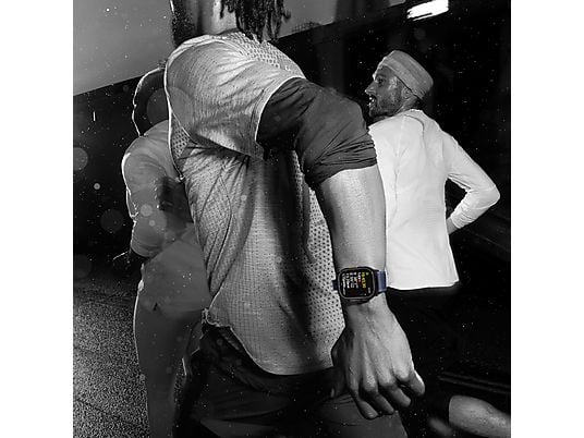 Apple Watch Ultra 2 (2024), GPS + Cellular, 49 mm, cassa in titanio naturale, gesto doppio tocco, cinturino in maglia milanese in titanio naturale, taglia L