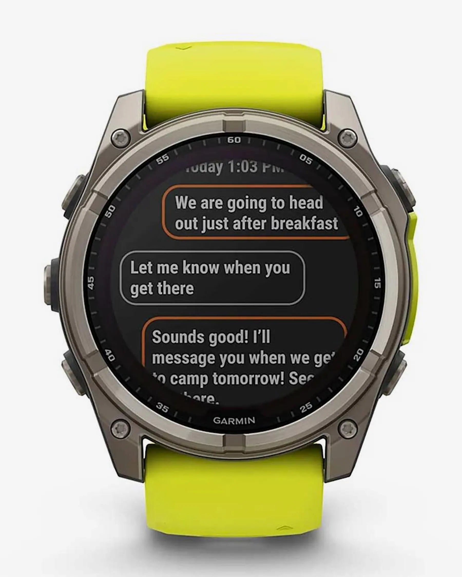 Garmin Fenix 8 Sapphire Solar 51mm in titanio grigio con cinturino giallo